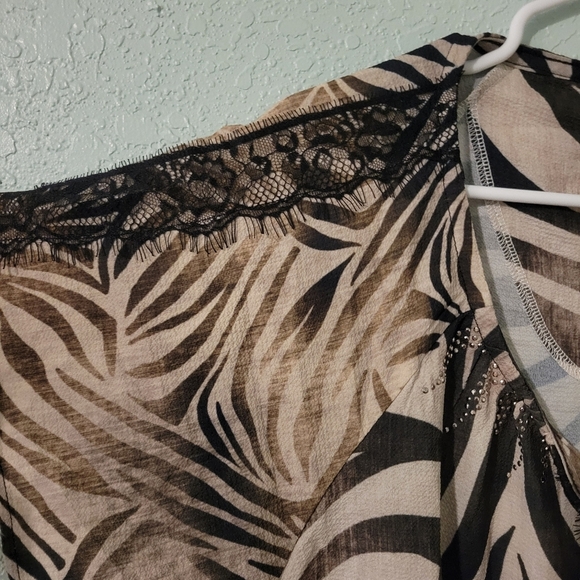 Women's One World Leopard Print Short Sleeve Blouse - NWOT - Picture 4 of 8